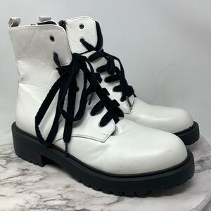 Madden Girl Allie White Vegan Chunky Lug Sole Lace Up Combat Boots 9 Grunge Y2K